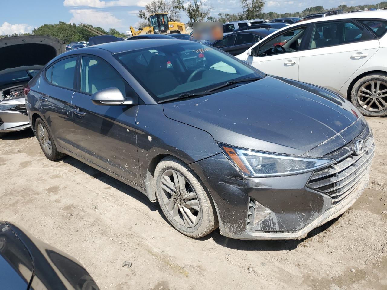 2019 Hyundai Elantra - Image 4