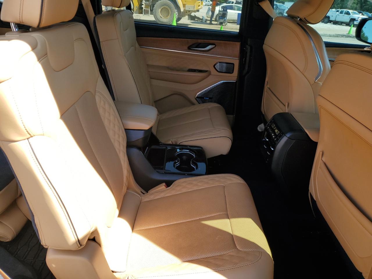 2021 Jeep Grand Cherokee - Image 11