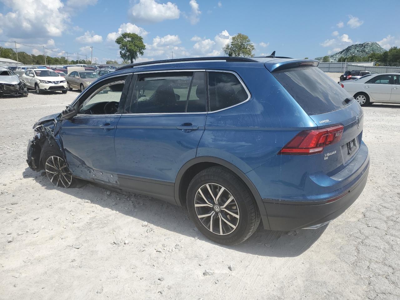 3VV2B7AX4KM174470 2019 Volkswagen Tiguan Se