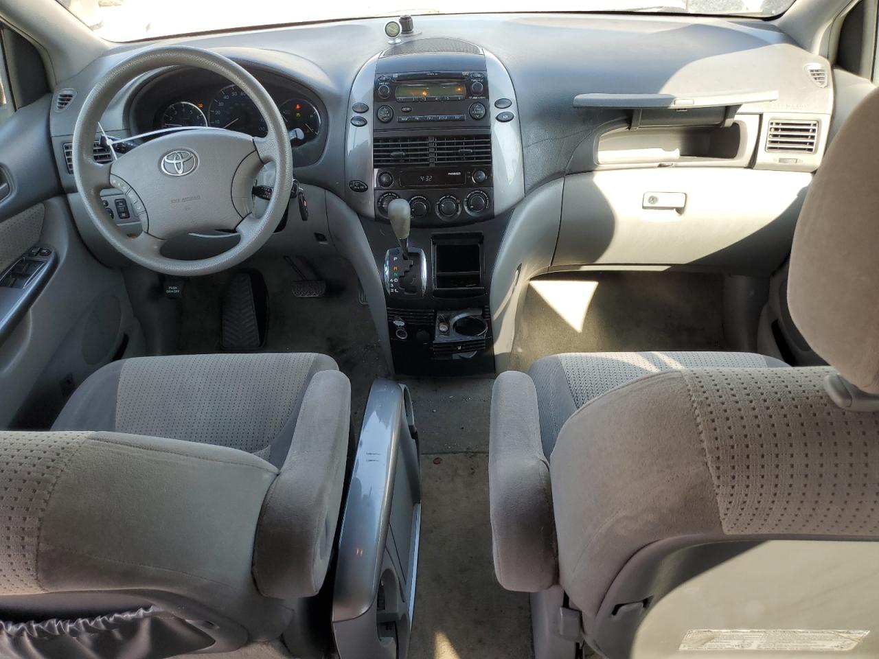 5TDZK23C58S223565 2008 Toyota Sienna Ce