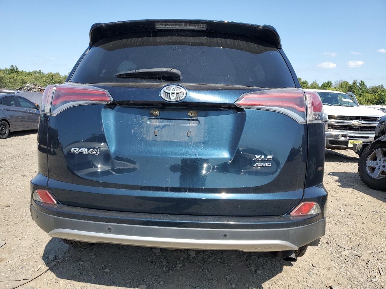 2017 Toyota Rav4 Xle VIN: JTMRFREV7HJ122052 Lot: 69928464