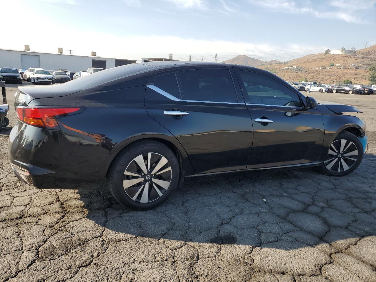 2019 Nissan Altima - Image 3