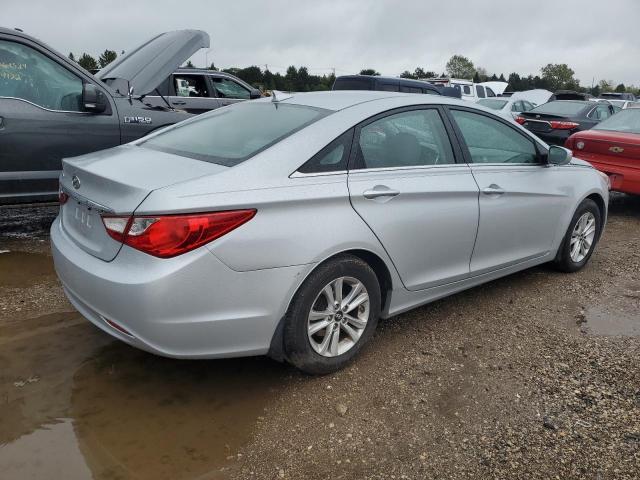  HYUNDAI SONATA 2013 Серебристый