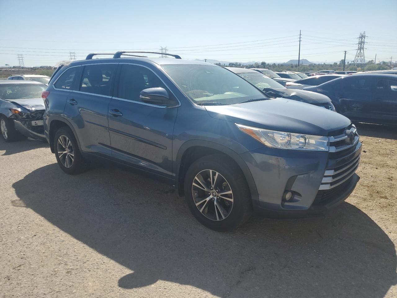 VIN 5TDZZRFH8HS219179 2017 TOYOTA HIGHLANDER no.4