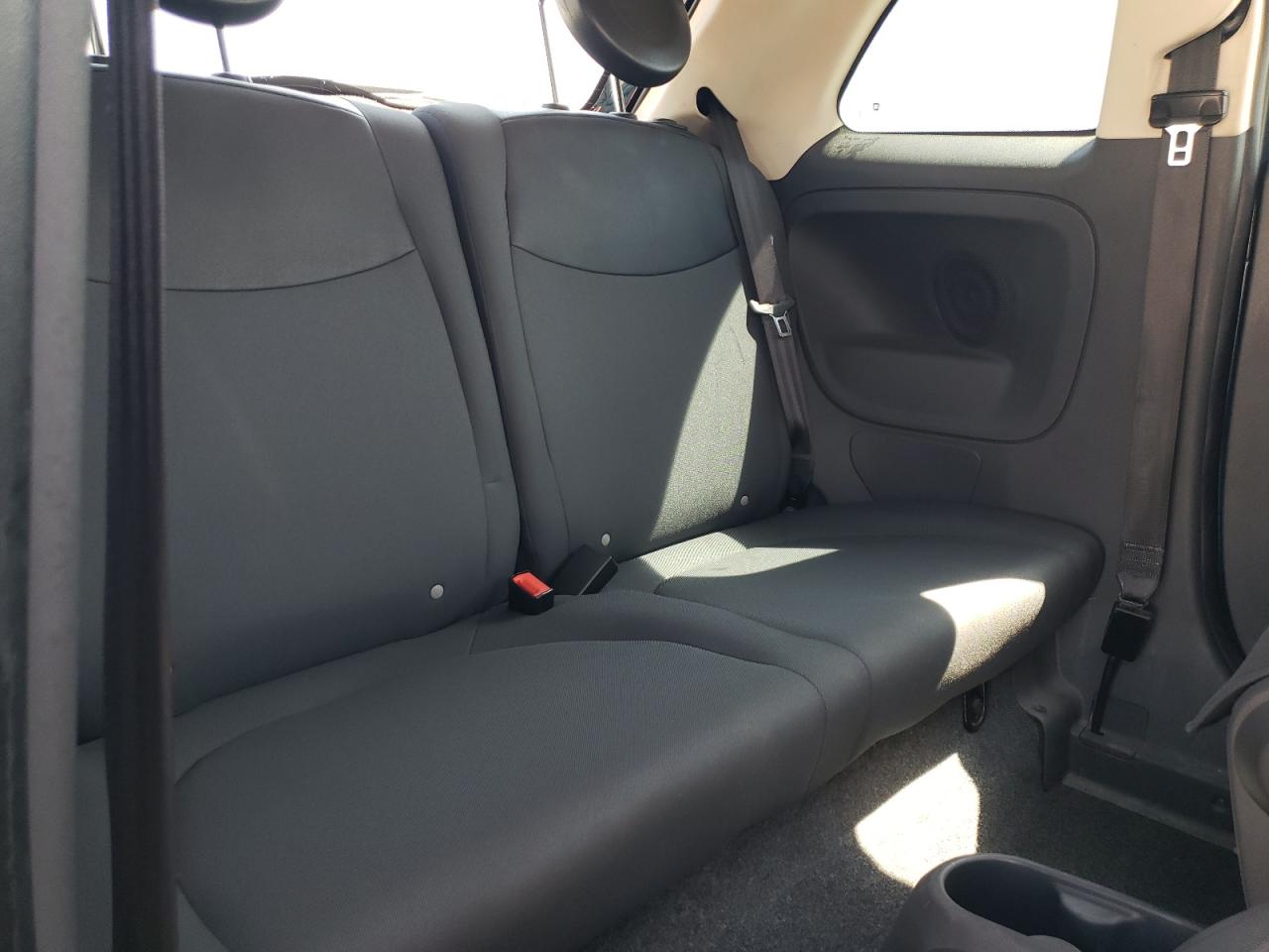 2015 Fiat 500 - Image 10