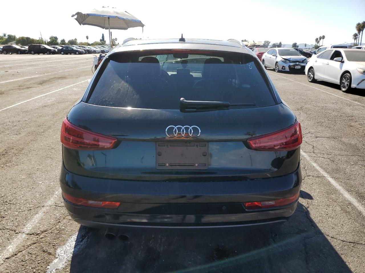 WA1BCCFS8HR008469 2017 Audi Q3 Premium