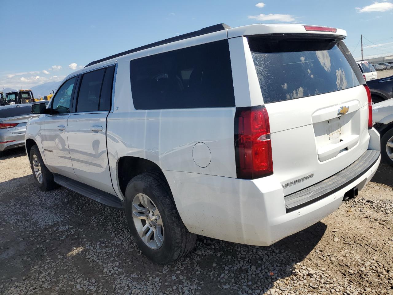 1GNSKHKC9GR250925 2016 CHEVROLET SUBURBAN - Image 2