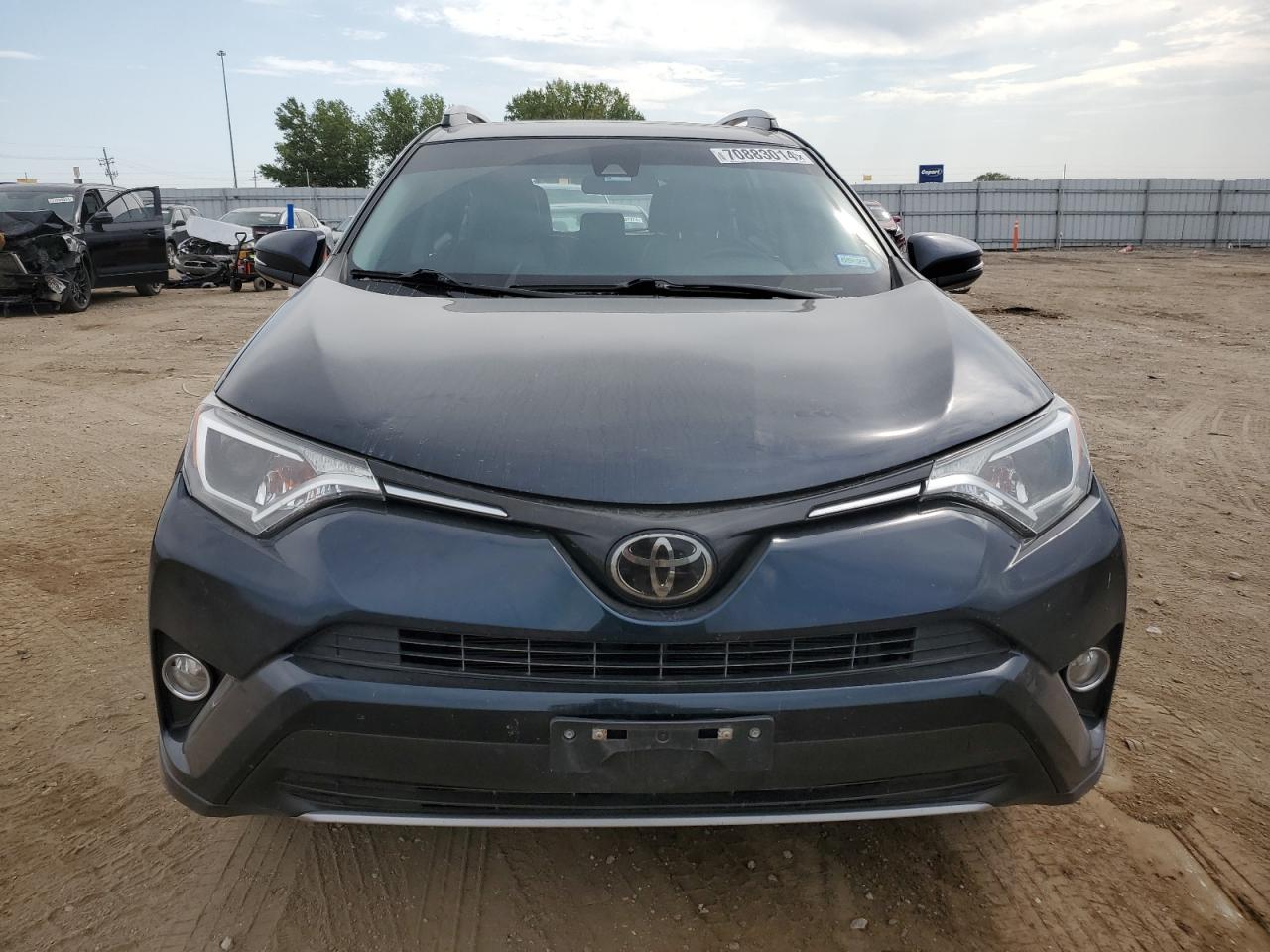 VIN JTMRFREV3JJ214412 2018 TOYOTA RAV4 no.5