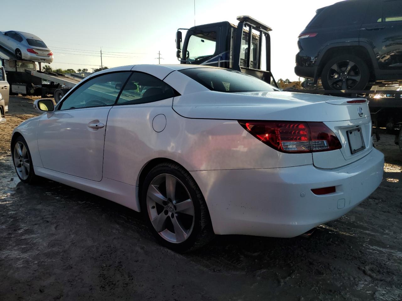 2011 Lexus IS - Image 2