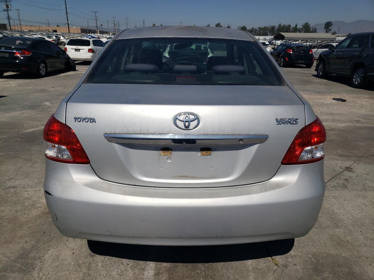 JTDBT923681255592 2008 Toyota Yaris