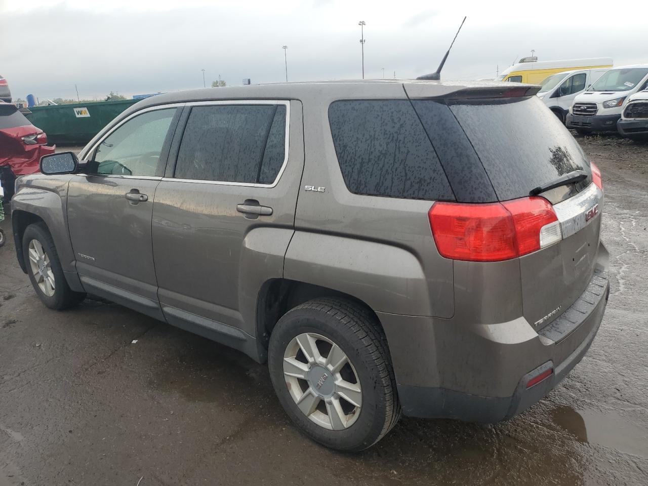2010 GMC Terrain - Image 2