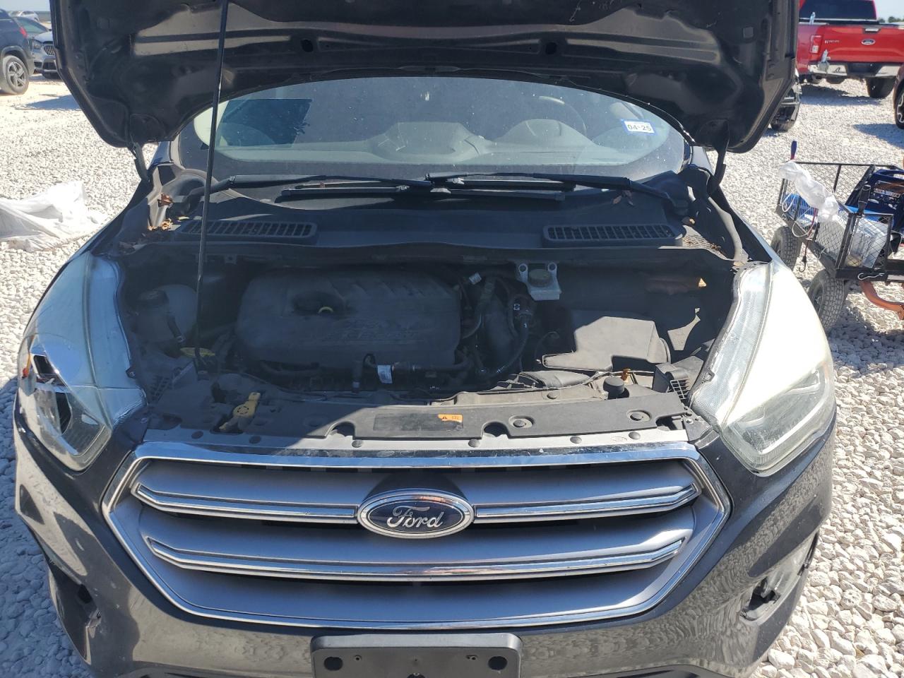 1FMCU0JD8HUA32357 2017 Ford Escape Titanium