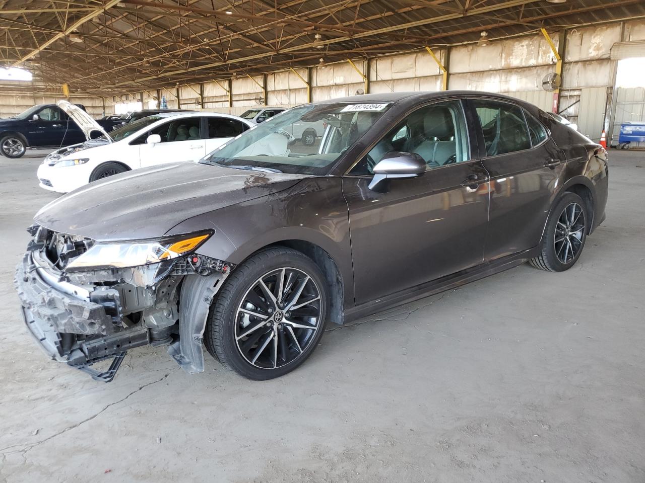 4T1G11AK8MU473642 2021 TOYOTA CAMRY - Image 1