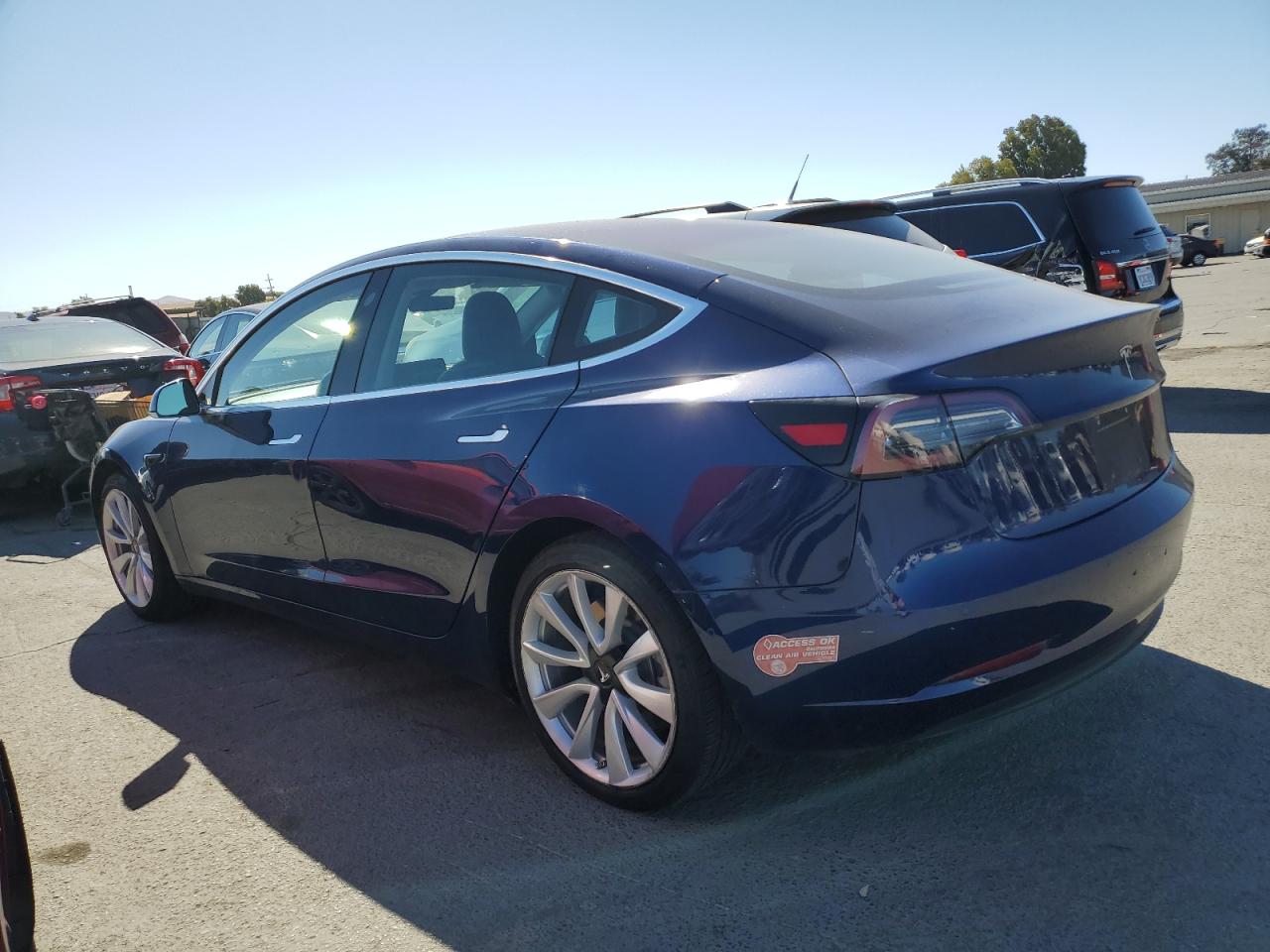 5YJ3E1EA2JF050634 2018 TESLA MODEL 3 - Image 2