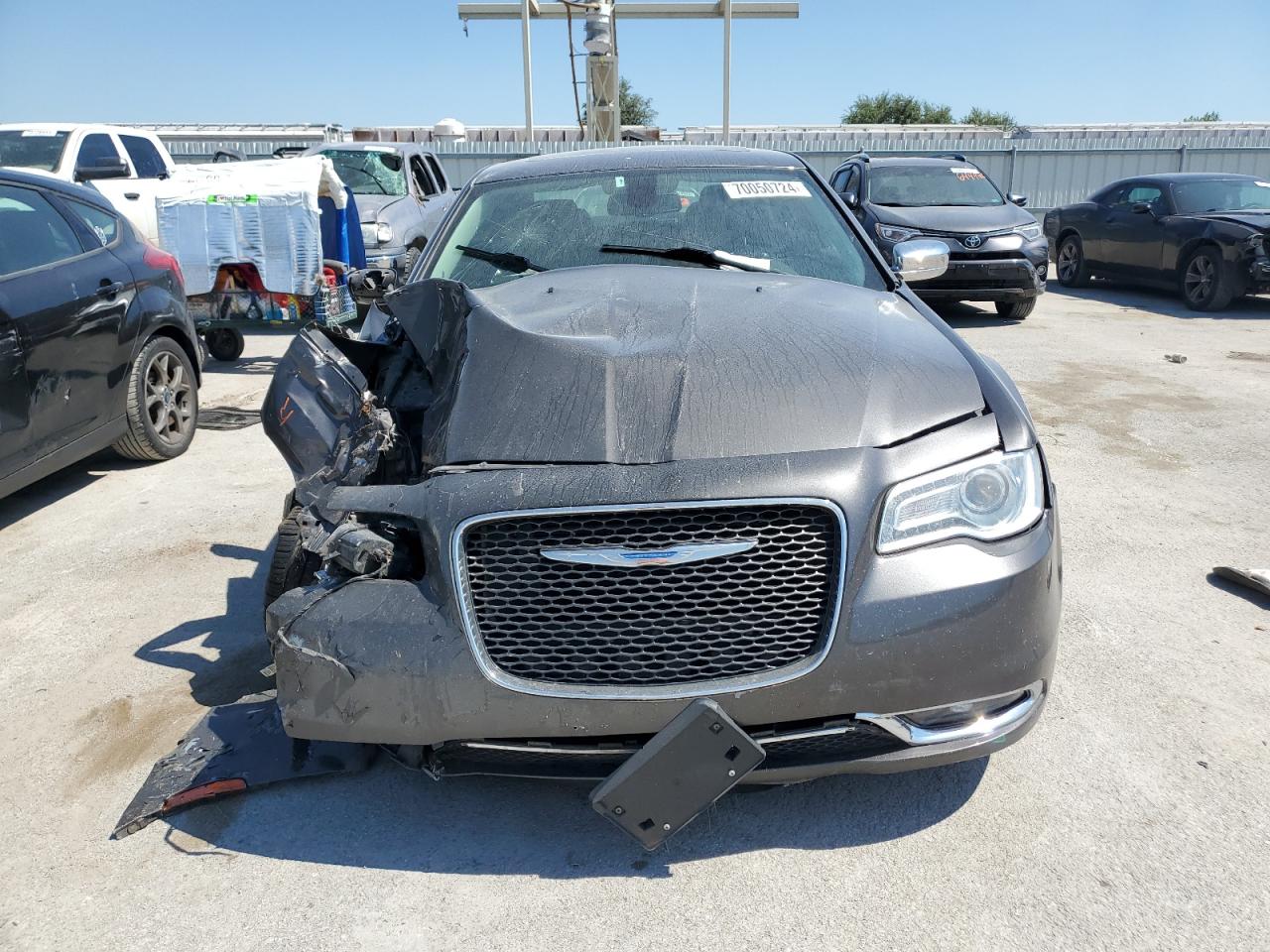 VIN 2C3CCAKG9JH268437 2018 CHRYSLER 300 no.5