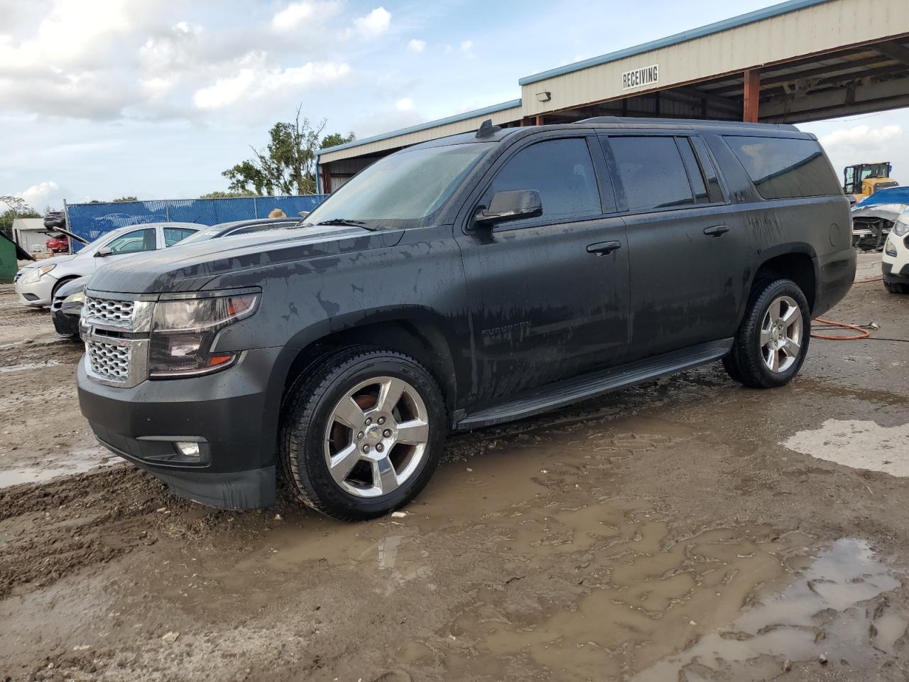 1GNSCHKC5HR122924 2017 CHEVROLET SUBURBAN - Image 1