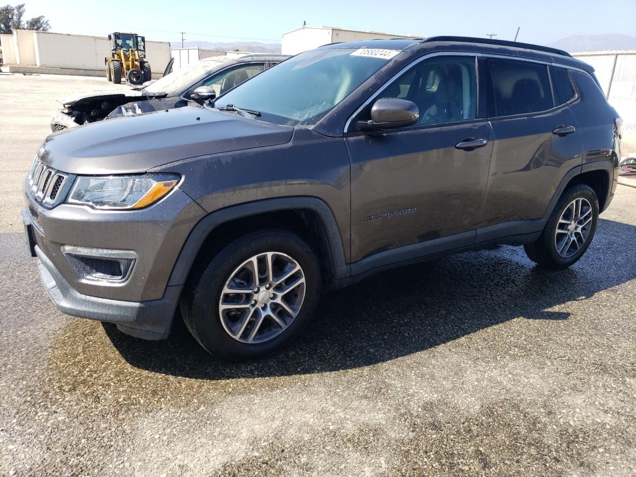 3C4NJCBB3JT287082 2018 JEEP COMPASS - Image 1