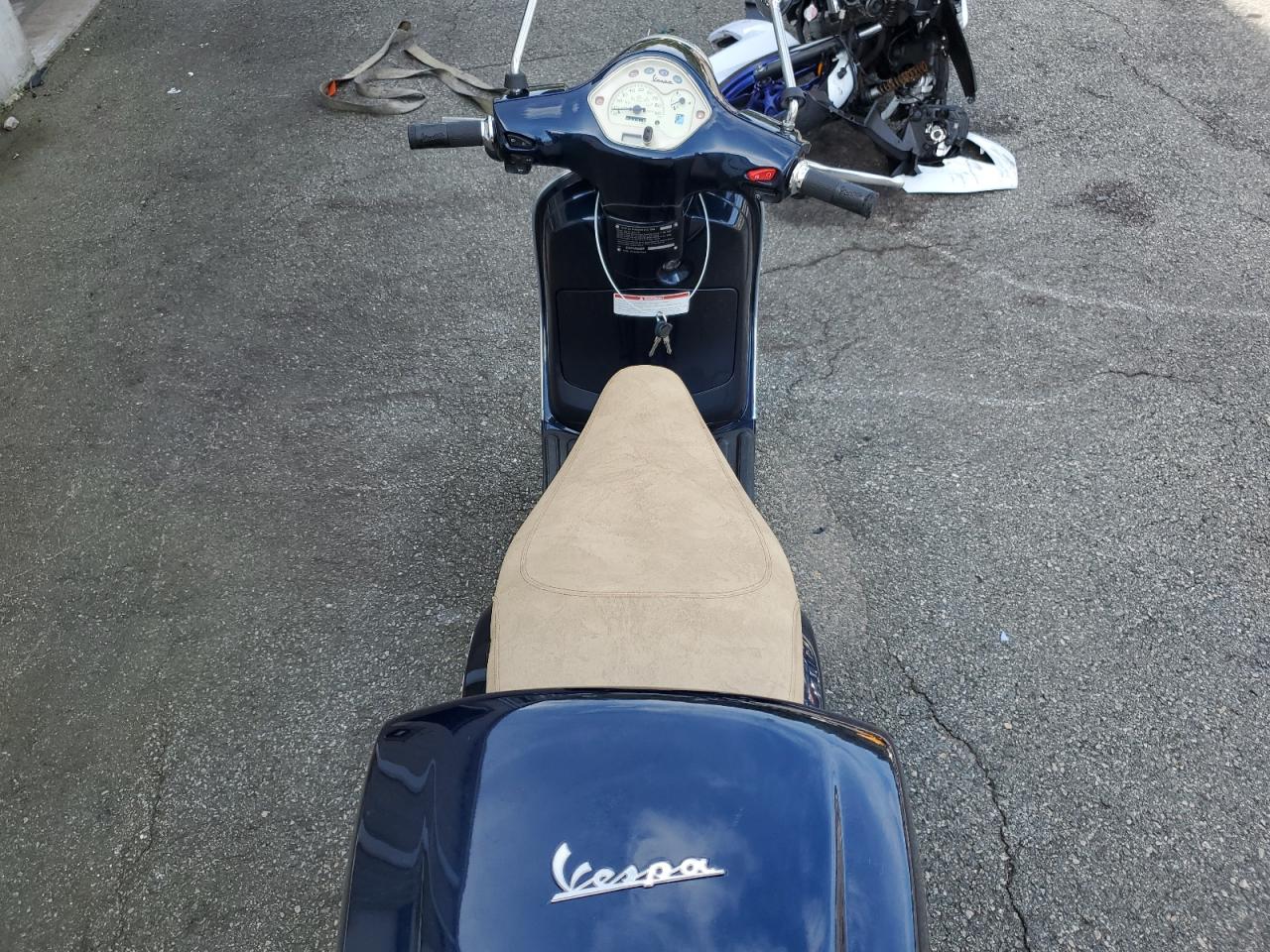 ZAPM688FXD5004250 2013 Vespa Lx 150Ie