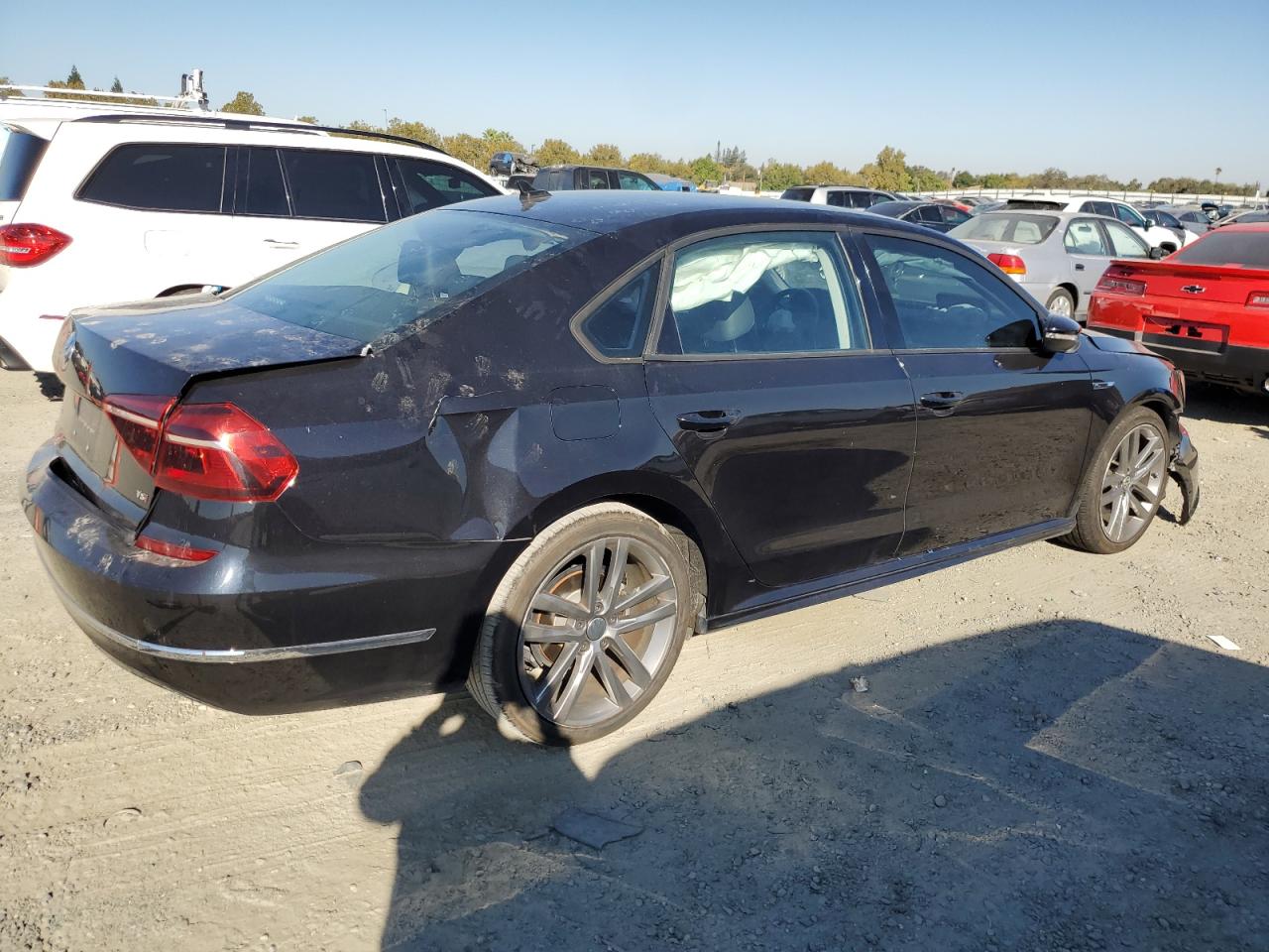 2018 Volkswagen Passat - Image 3