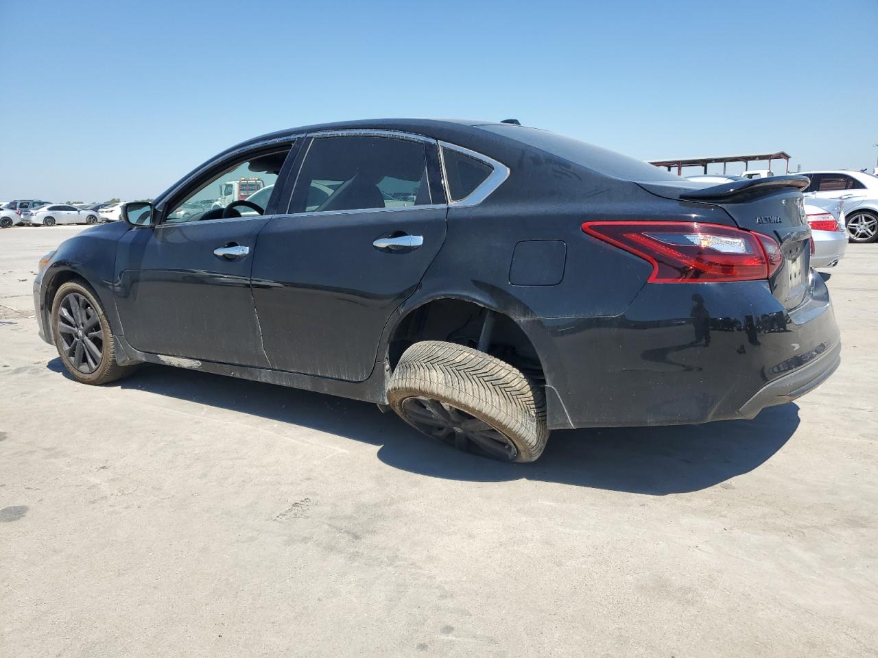 1N4AL3AP7JC285021 2018 NISSAN ALTIMA - Image 2