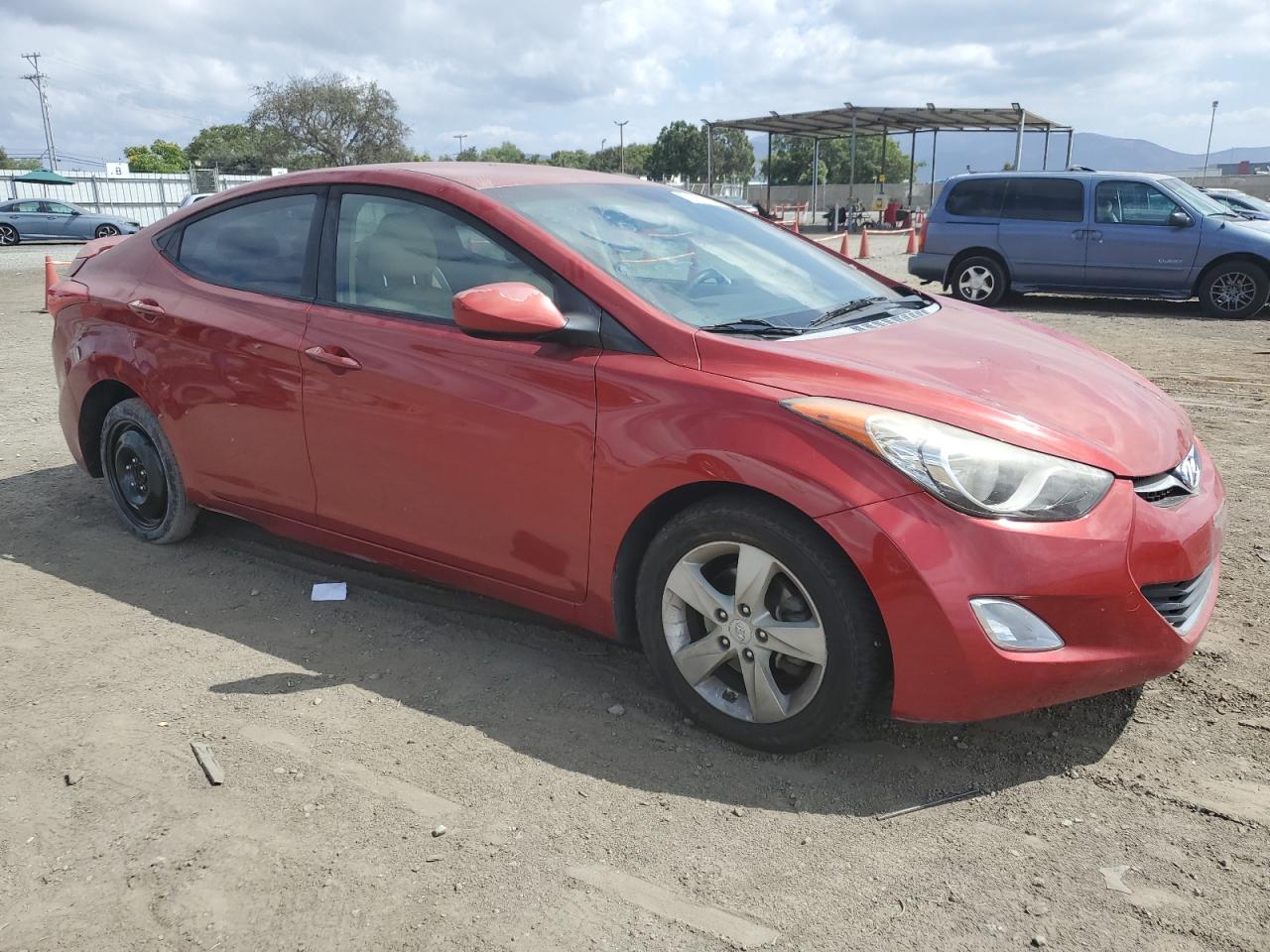 2013 Hyundai Elantra - Image 4