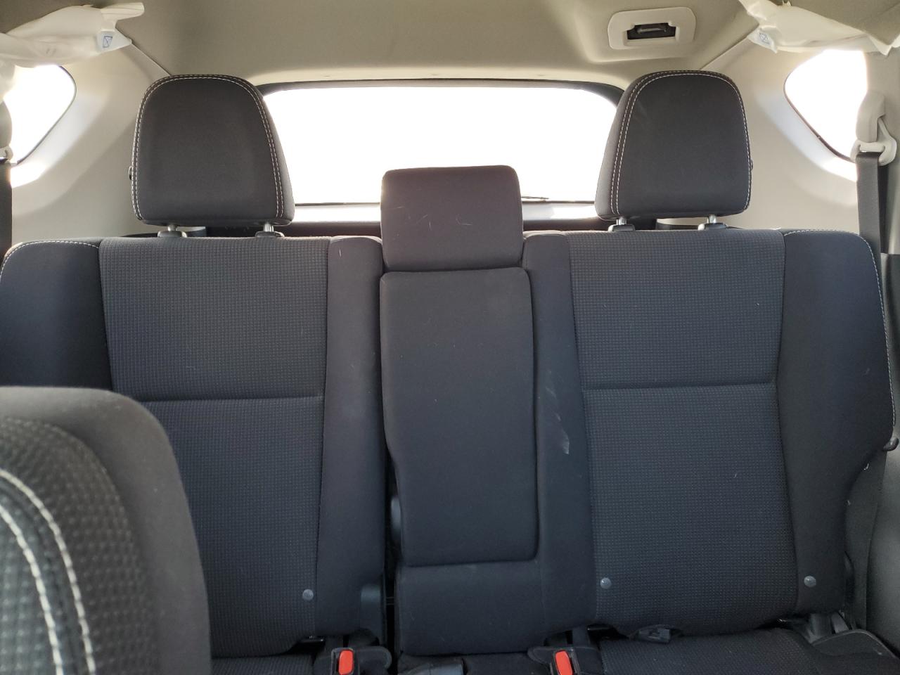 2017 Toyota RAV 4 - Image 10