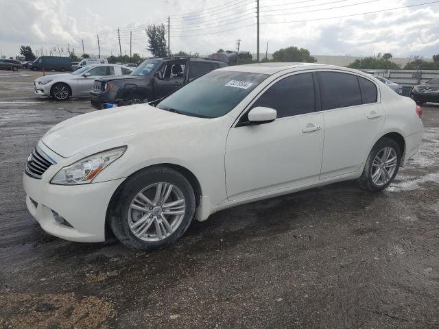 Седани INFINITI G37 2013 Білий