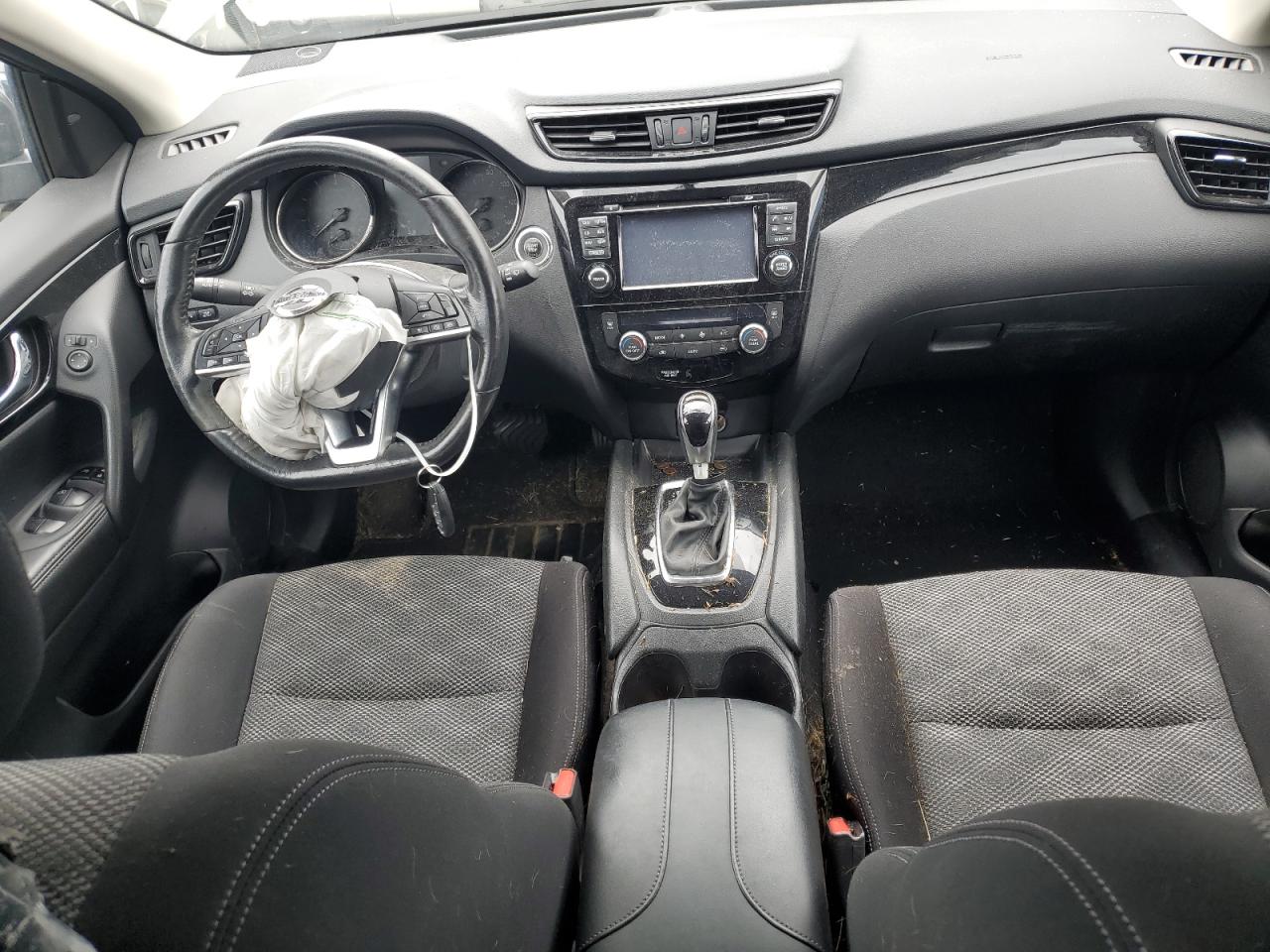 JN1BJ1CR3JW600891 2018 Nissan Rogue Sport S