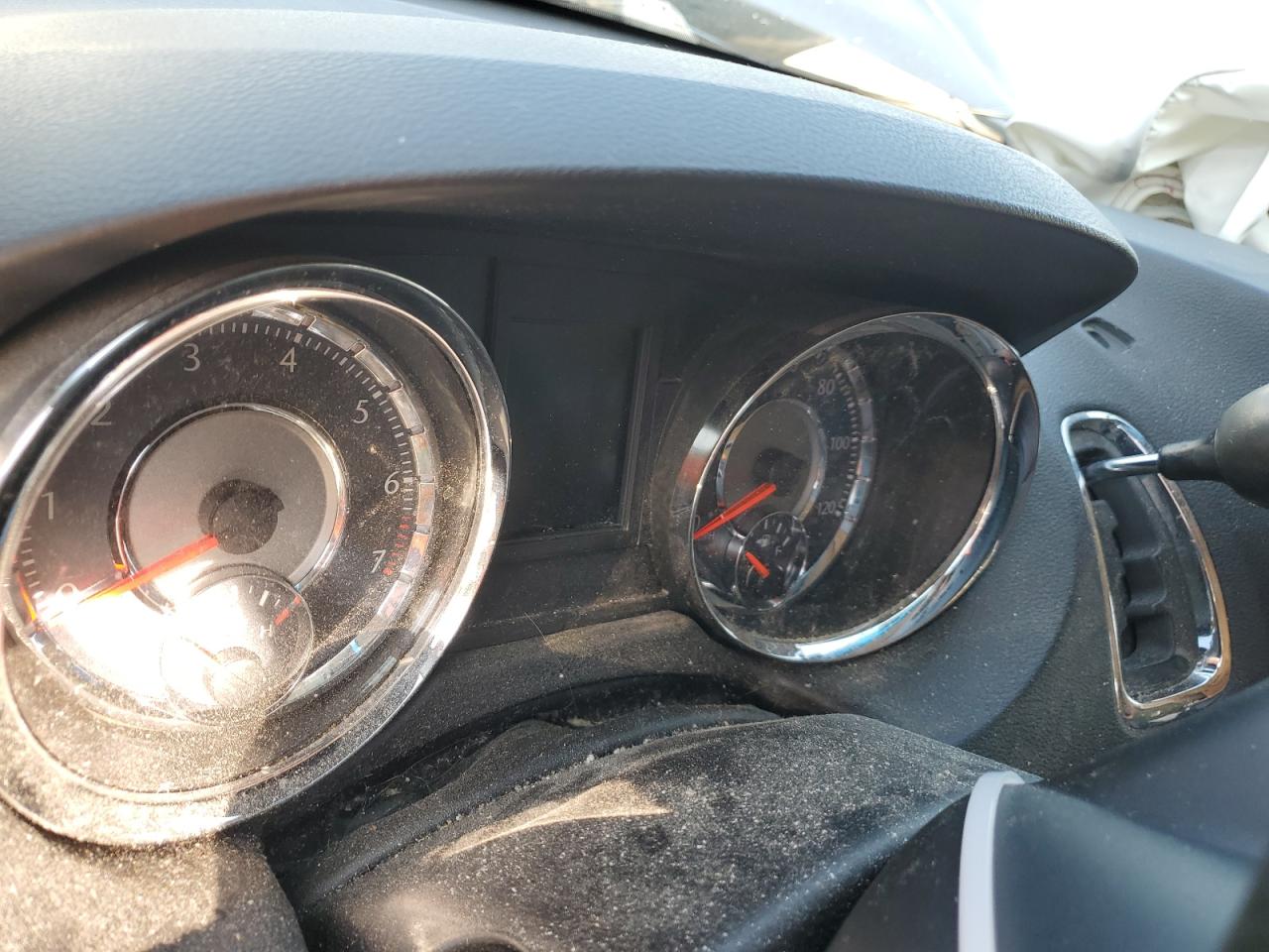 2014 Chrysler Town & Country - Image 9