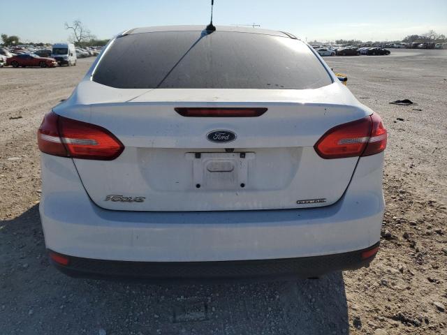 Sedans FORD FOCUS 2015 White