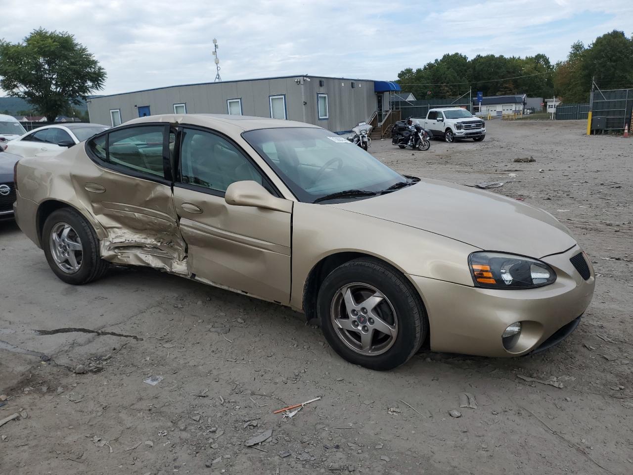 2004 Pontiac Grand Prix - Image 4