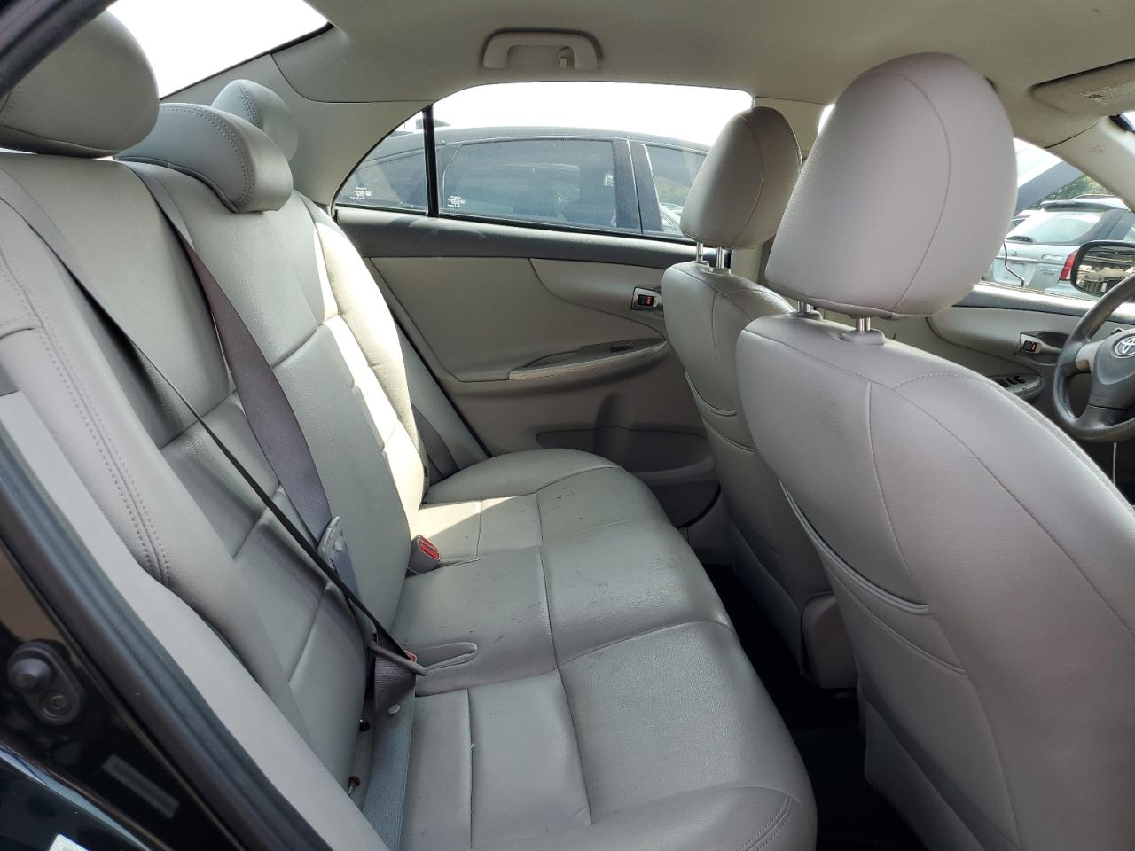 2010 Toyota Corolla - Image 10
