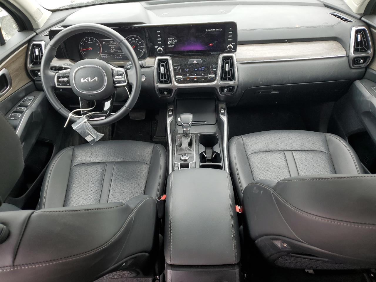 2023 Kia Sorento - Image 8