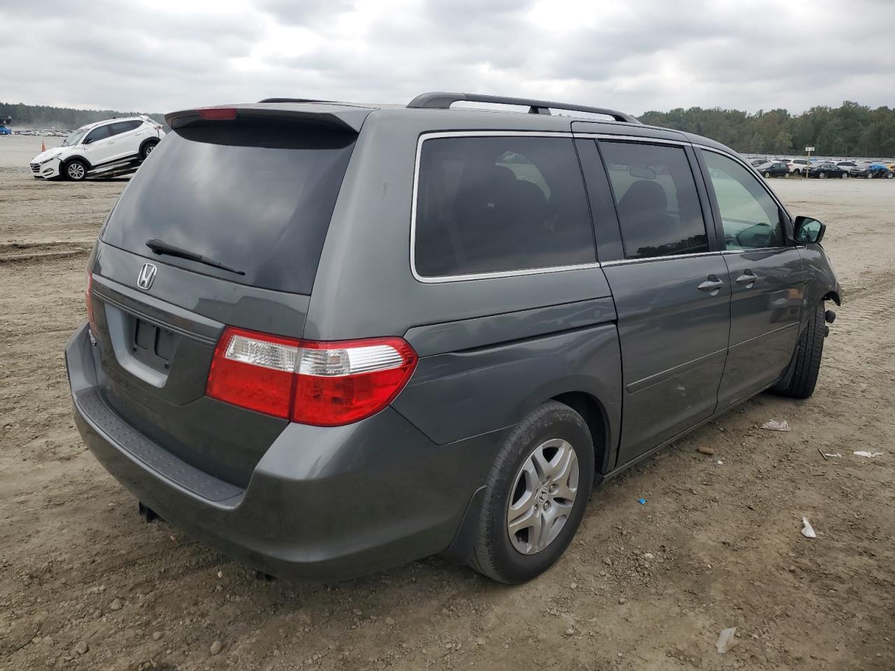 2007 Honda Odyssey - Image 3