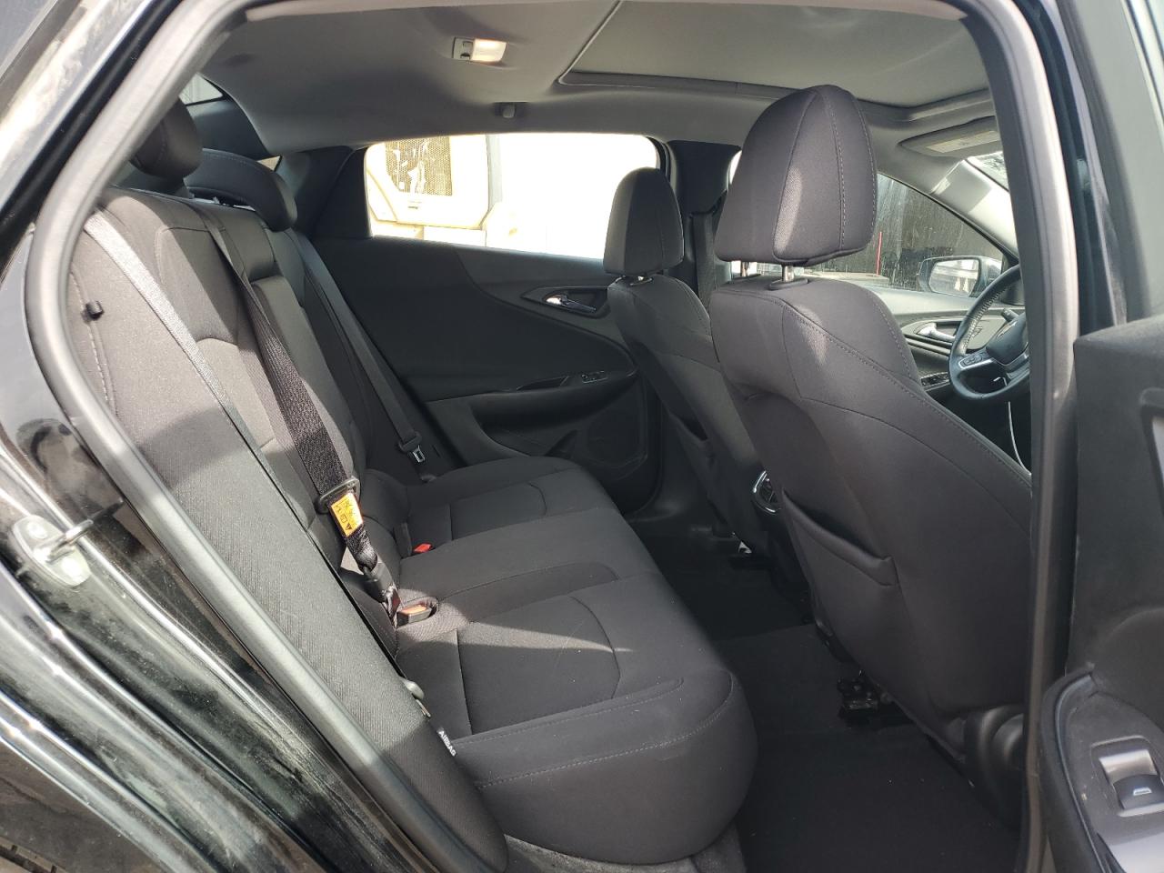 2017 Chevrolet Malibu - Image 10