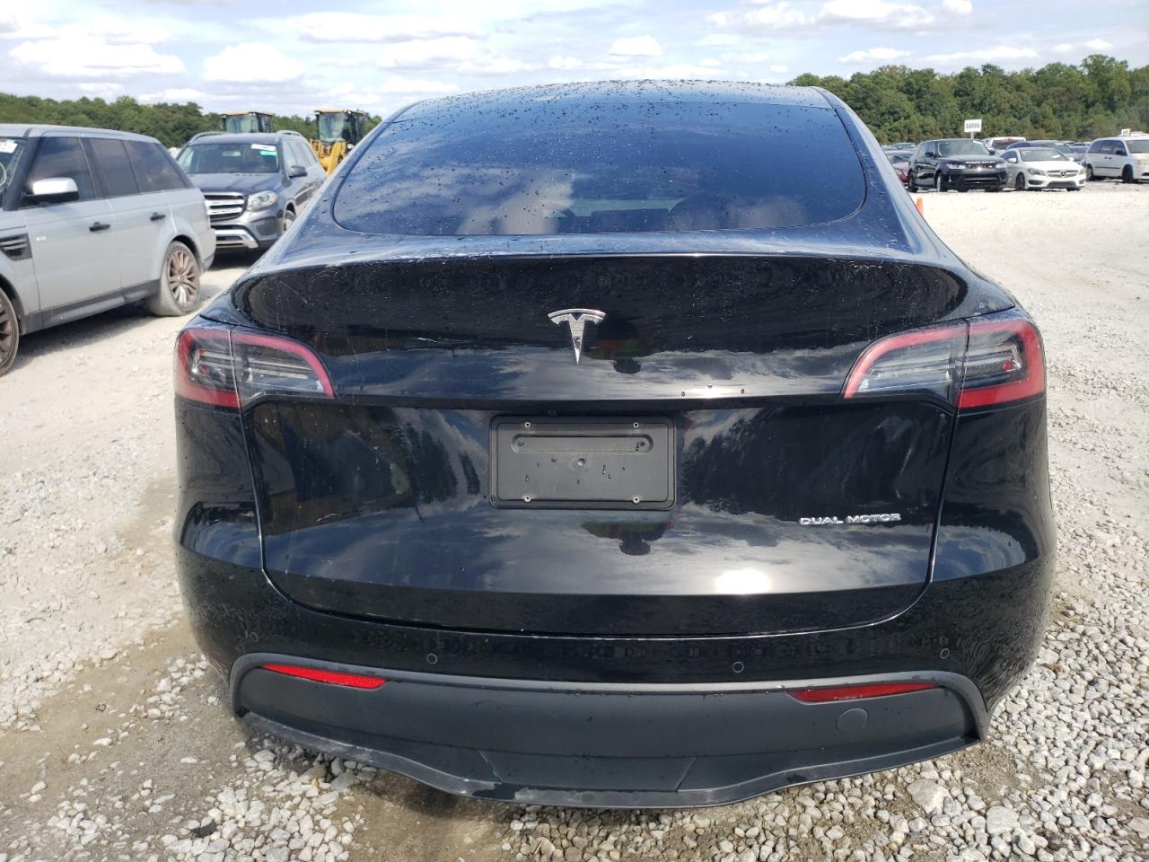 5YJYGAEE7MF260881 2021 Tesla Model Y