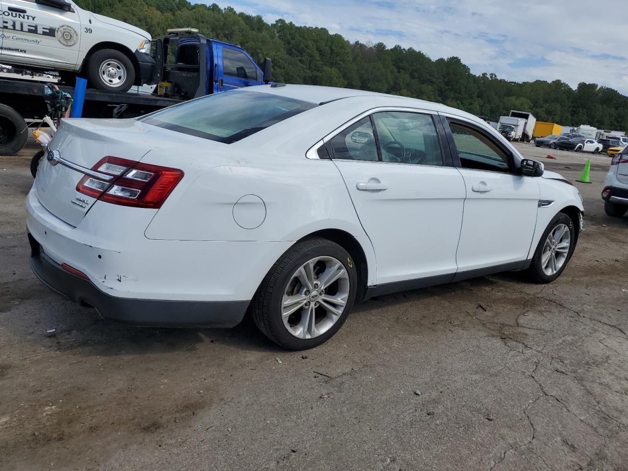 2016 Ford Taurus - Image 3