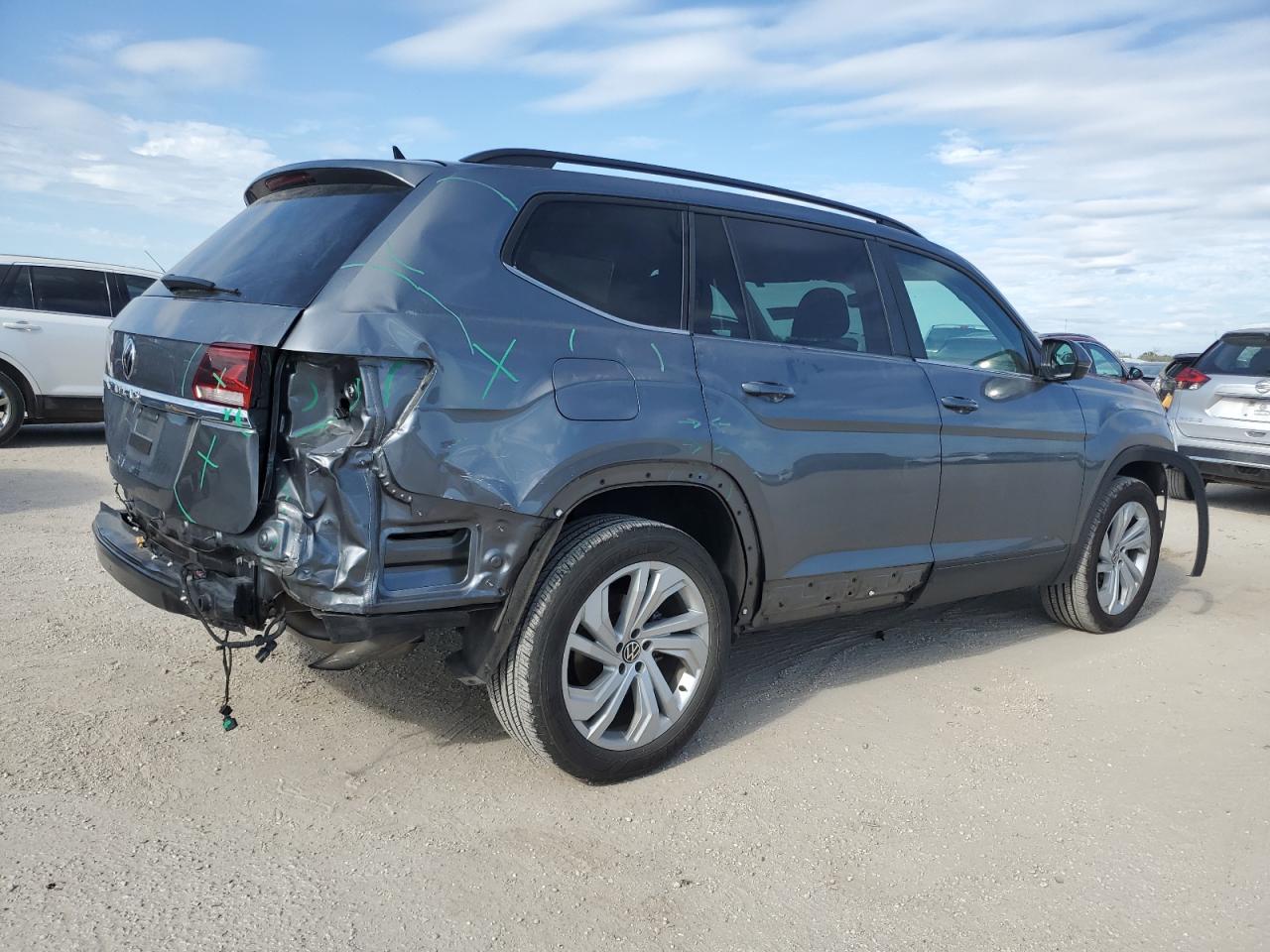 2021 Volkswagen Atlas - Image 3