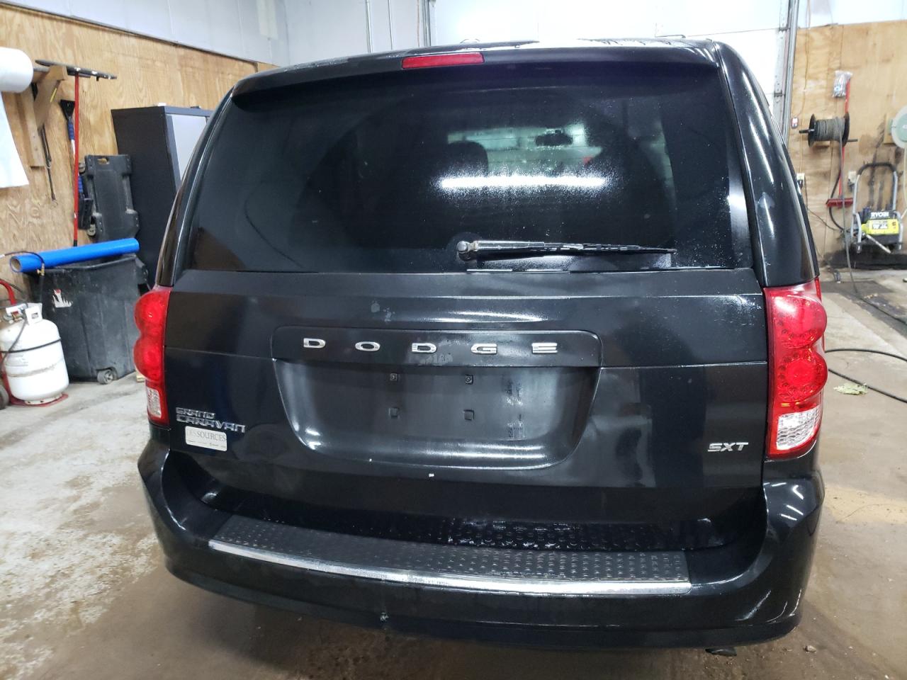 2C4RDGBG3FR732054 2015 Dodge Grand Caravan Se