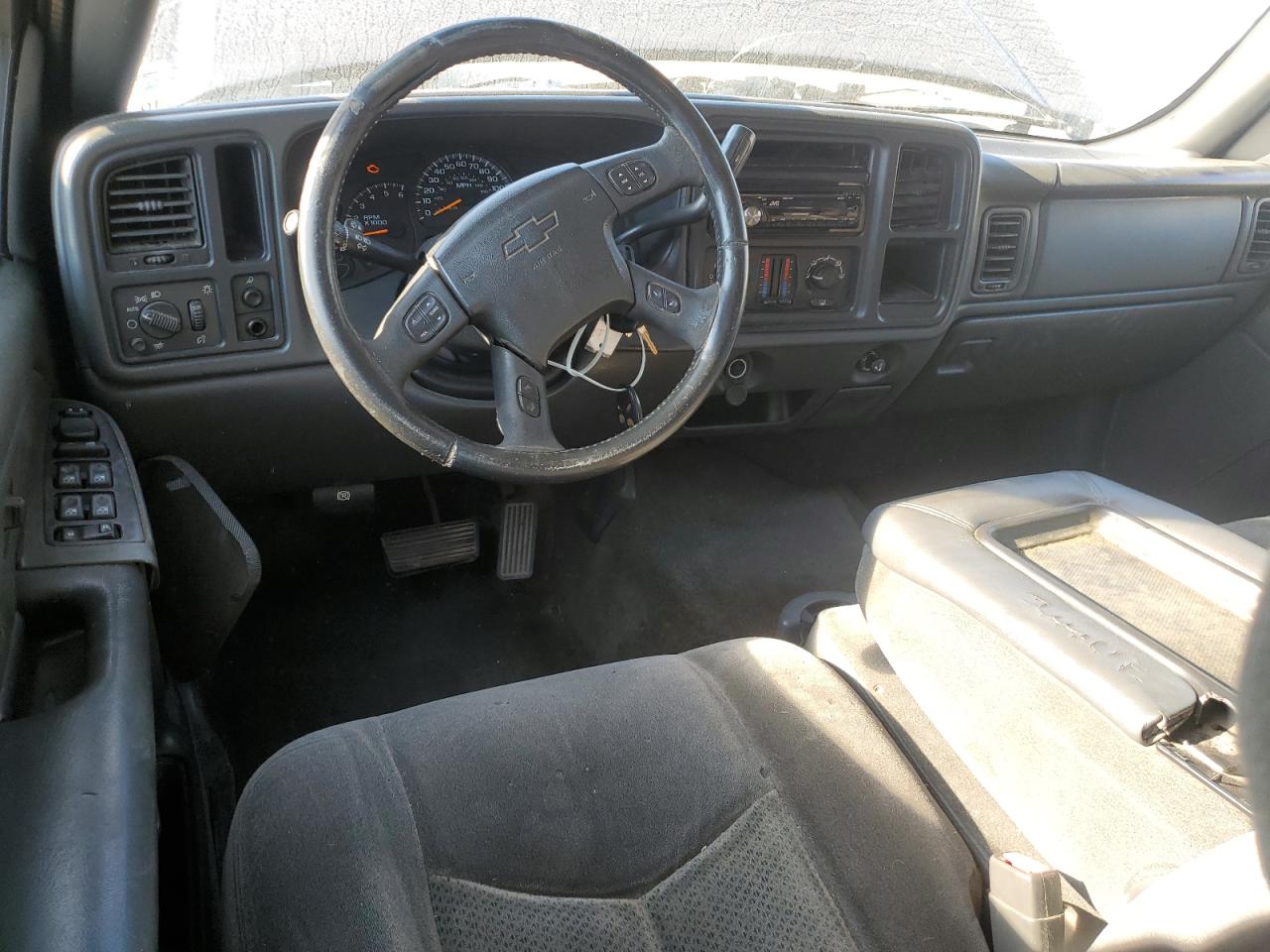 2005 Chevrolet Silverado C1500 VIN: 2GCEC13T151182022 Lot: 72453374