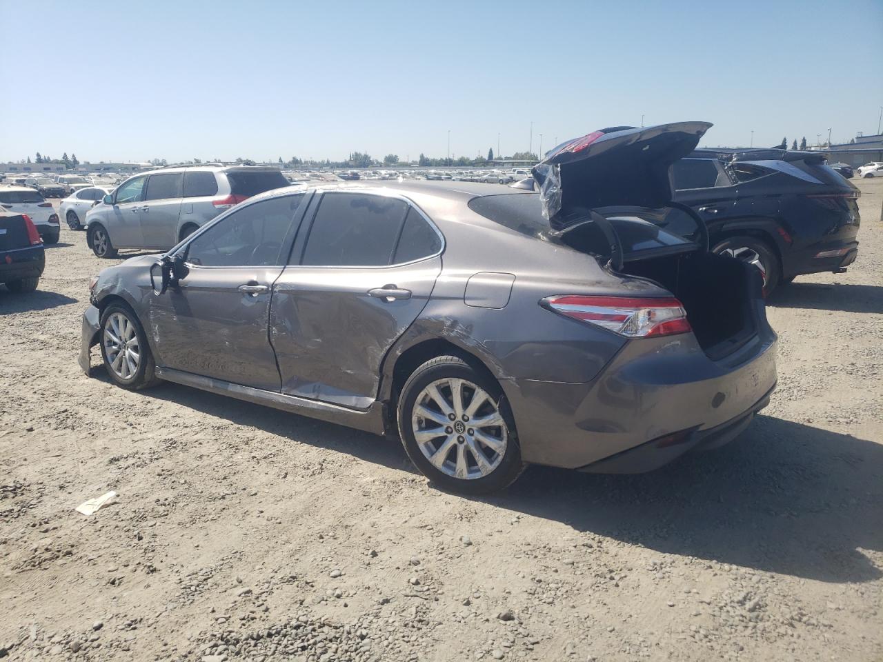 4T1B11HK2KU773755 2019 TOYOTA CAMRY - Image 2