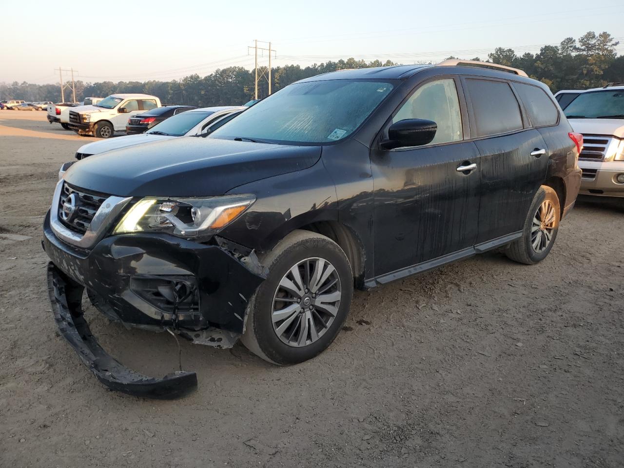 2018 Nissan Pathfinder S VIN: 5N1DR2MNXJC621945 Lot: 72459364