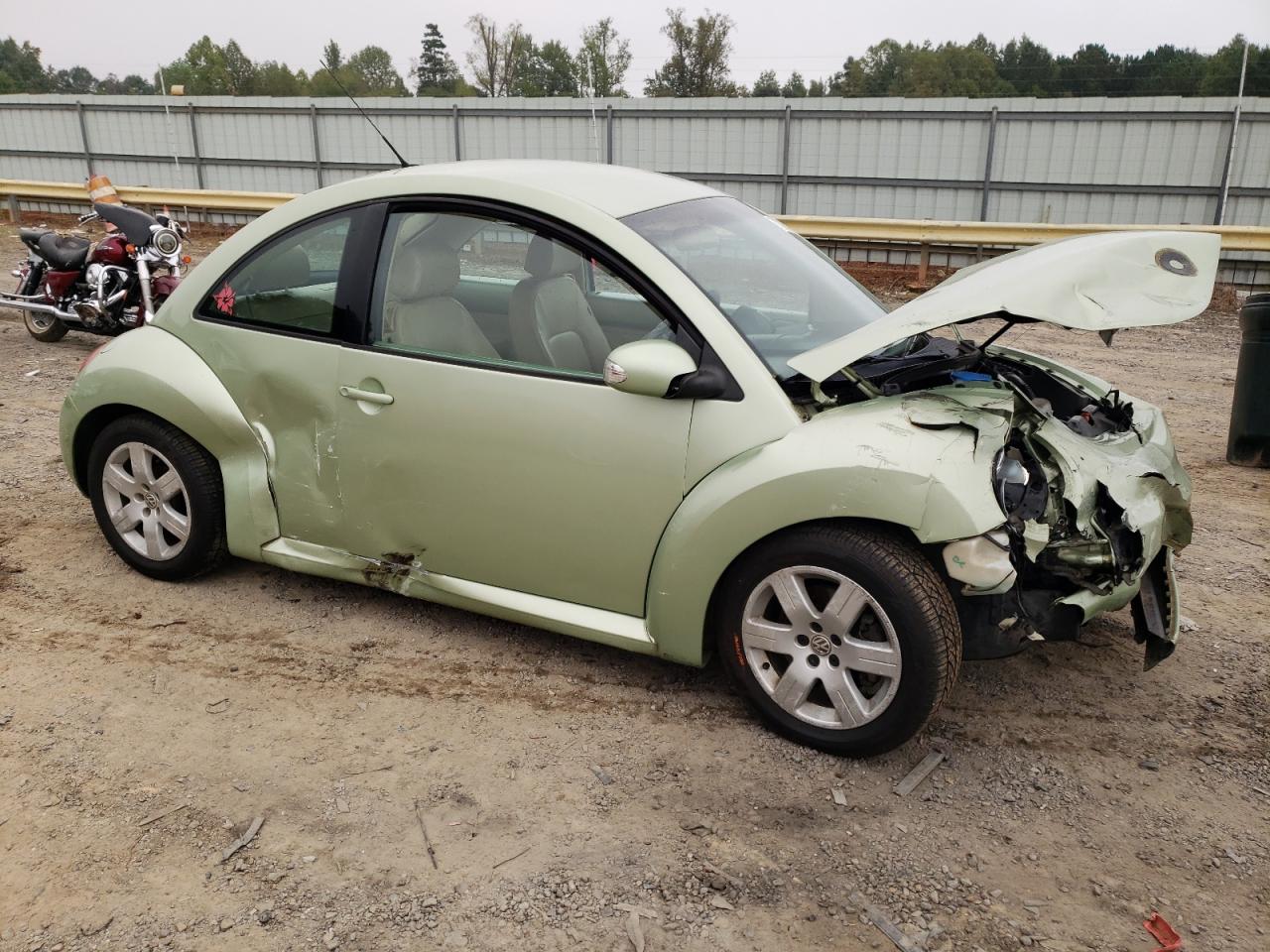 2007 Volkswagen Beetle - Image 4