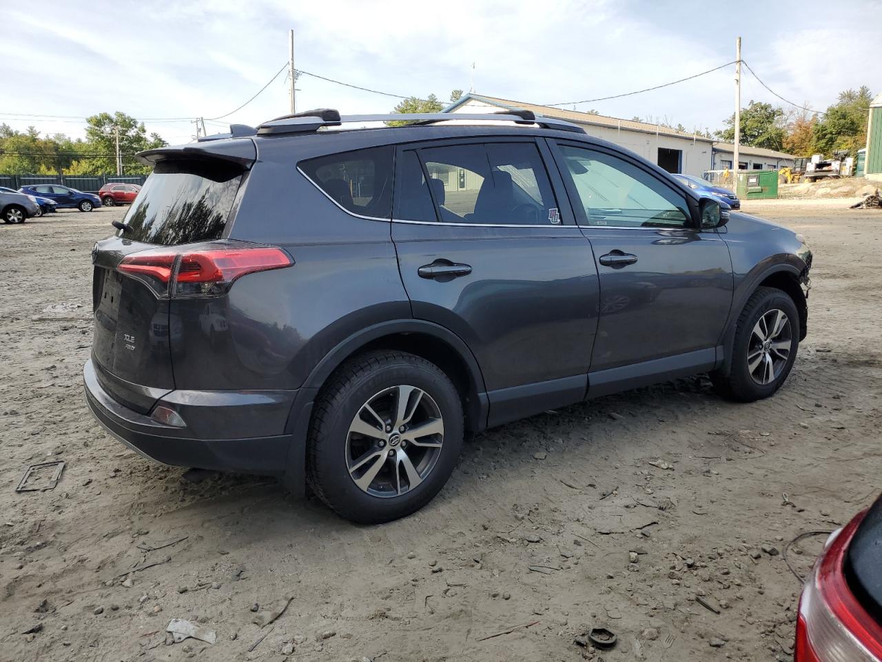 VIN JTMRFREV1JJ187064 2018 TOYOTA RAV4 no.3