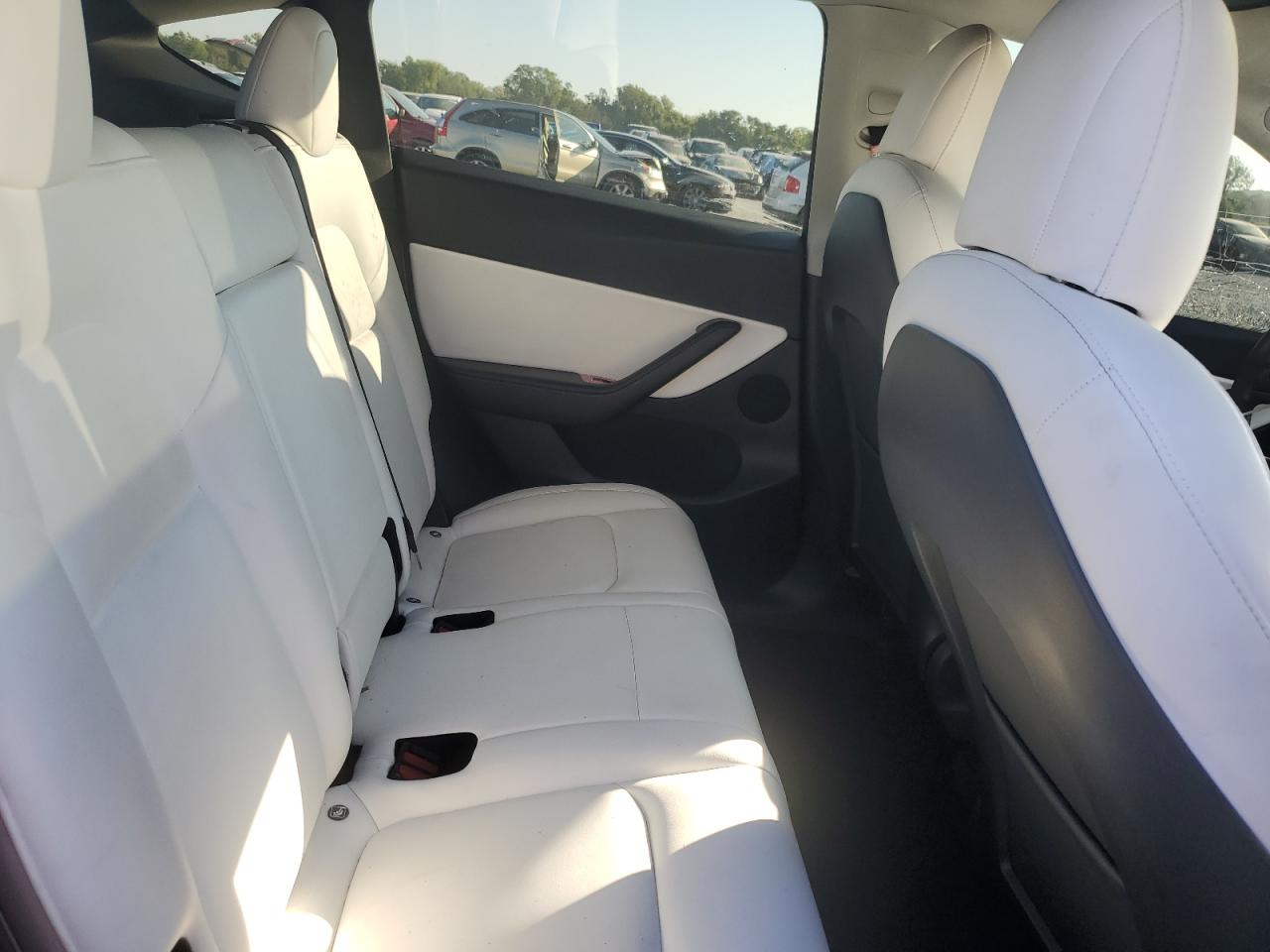 5YJYGDEE9MF255683 2021 Tesla Model Y