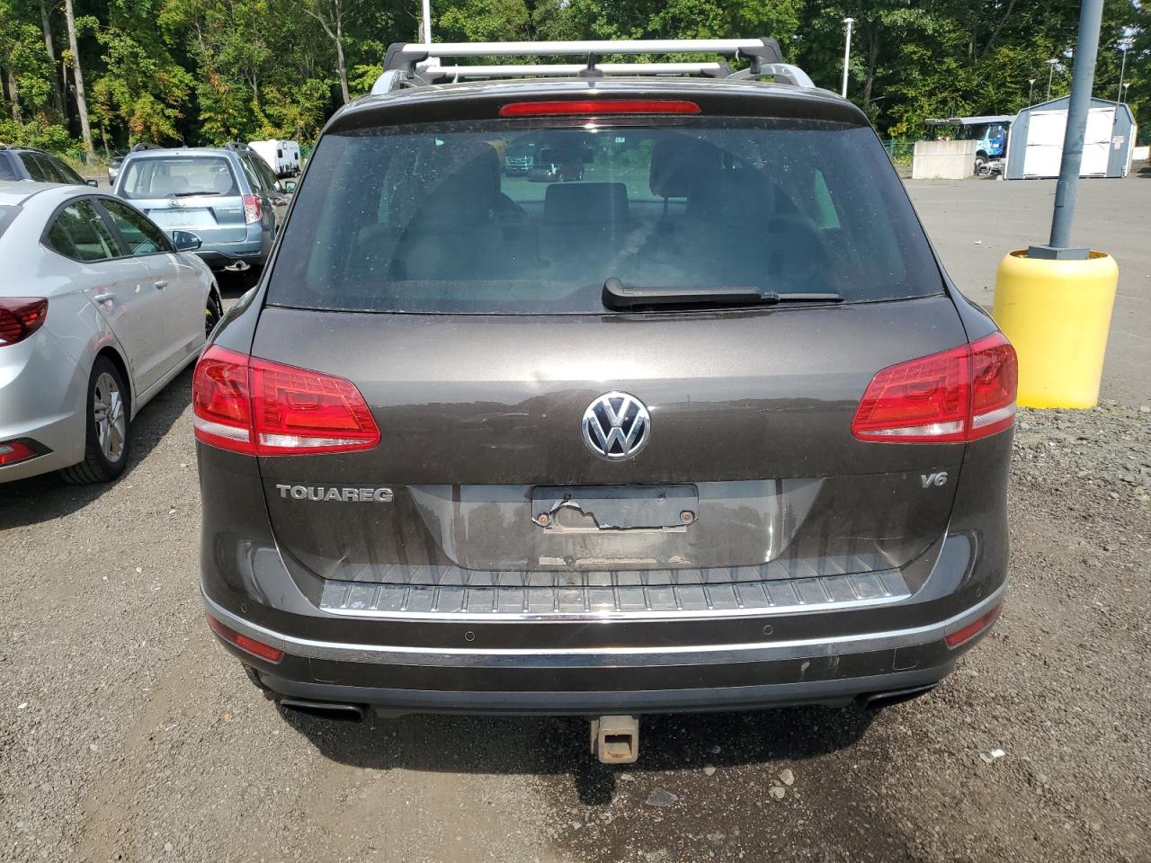 WVGEF9BP6GD010405 2016 Volkswagen Touareg Sport