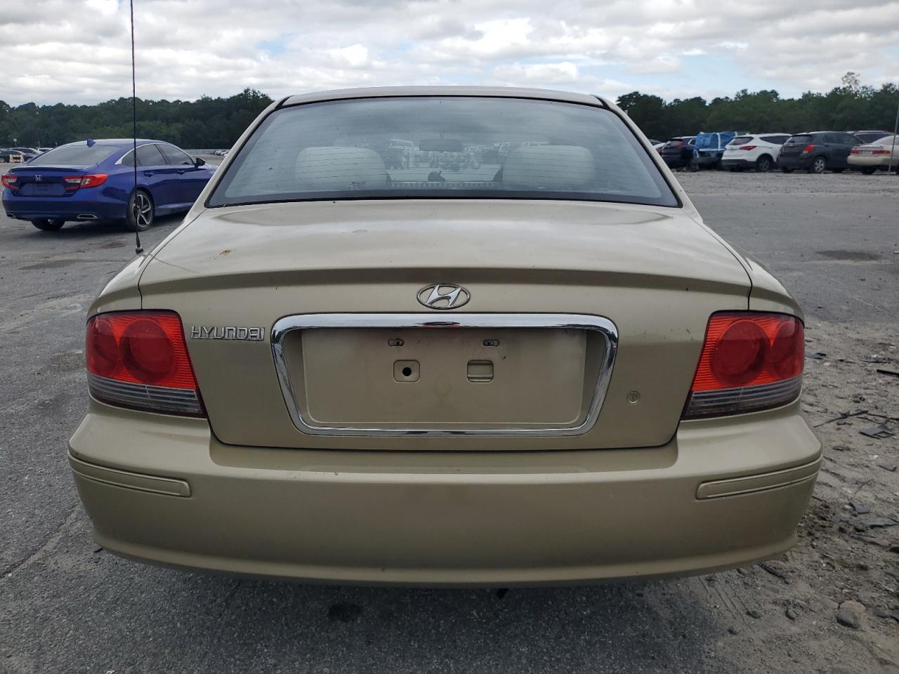 2004 Hyundai Sonata Gl VIN: KMHWF25H74A052787 Lot: 71840374