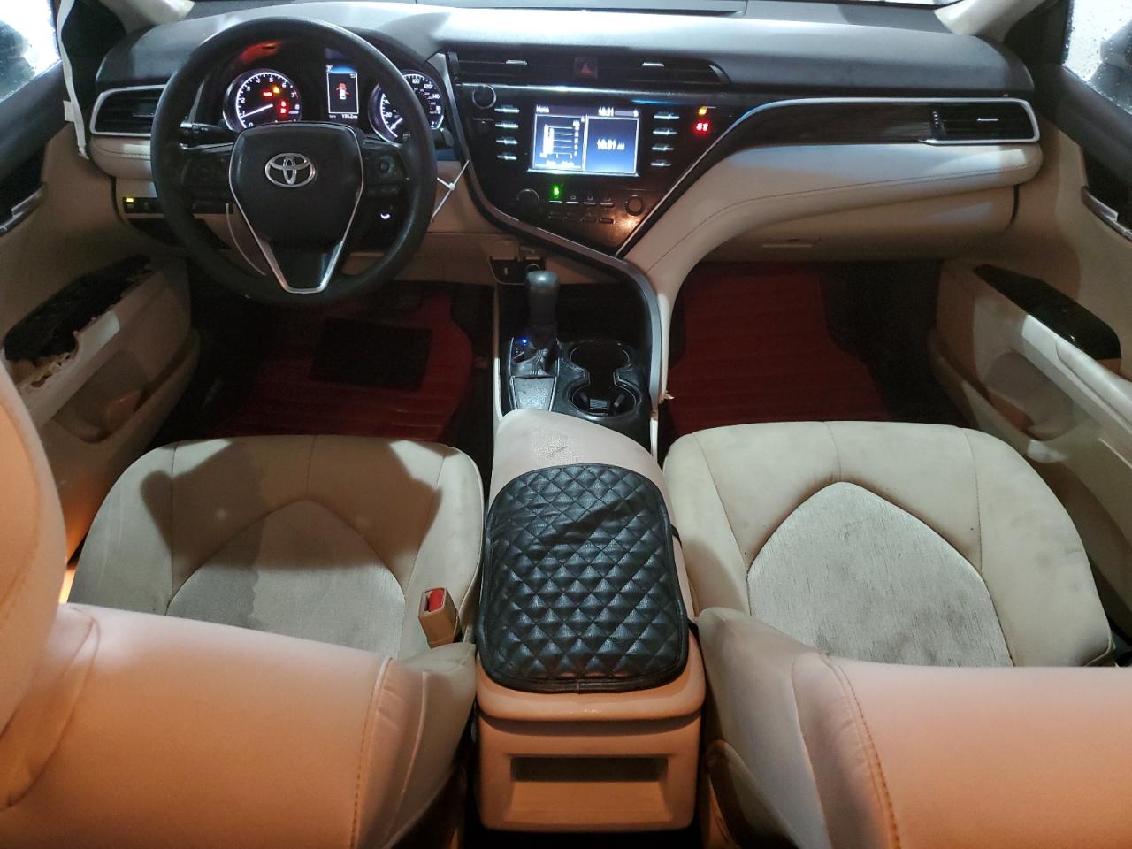 2018 Toyota Camry L VIN: 4T1B11HK1JU563047 Lot: 72757654