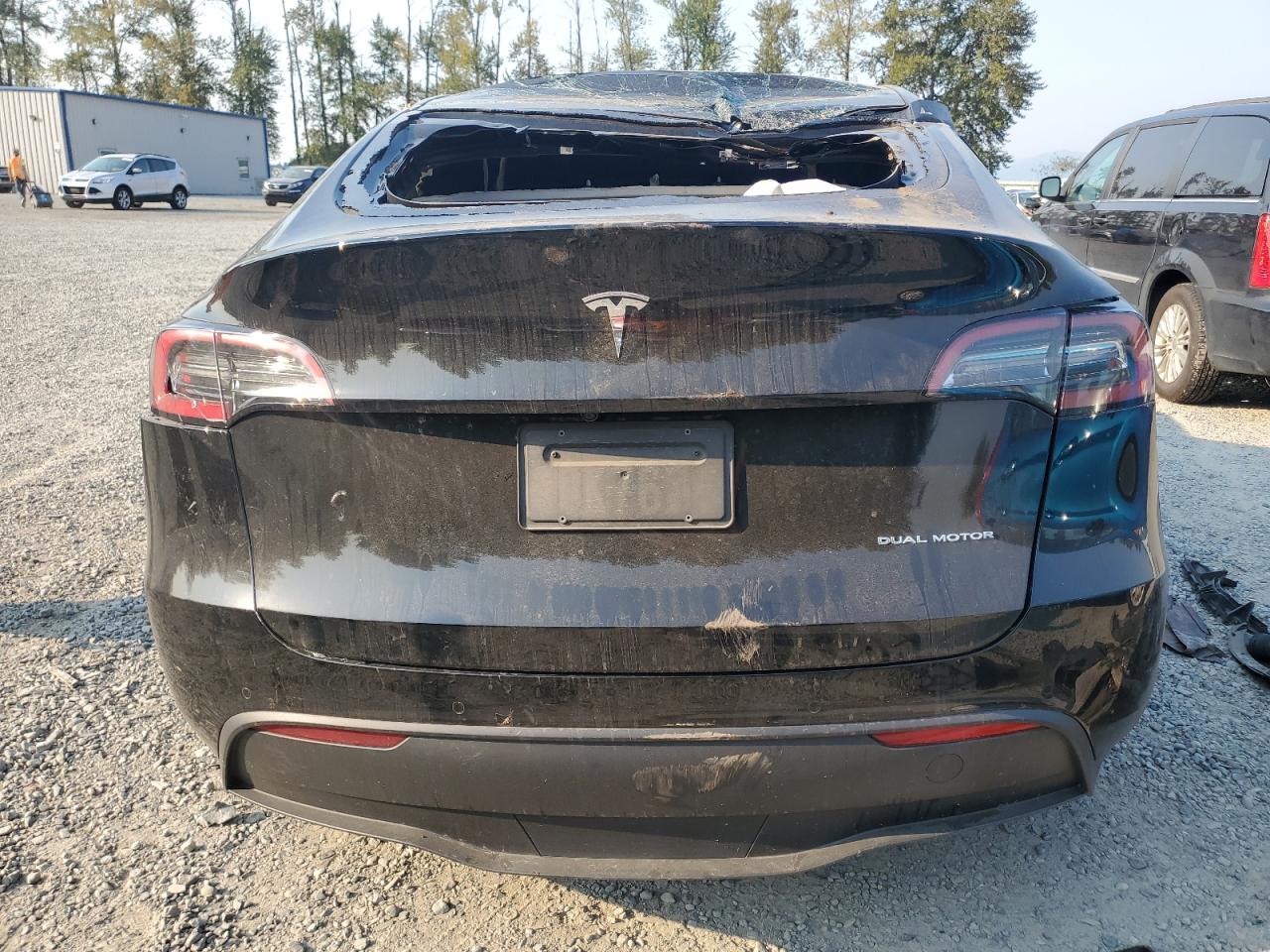 2022 Tesla Model Y VIN: 7SAYGDEE1NF340182 Lot: 70709264