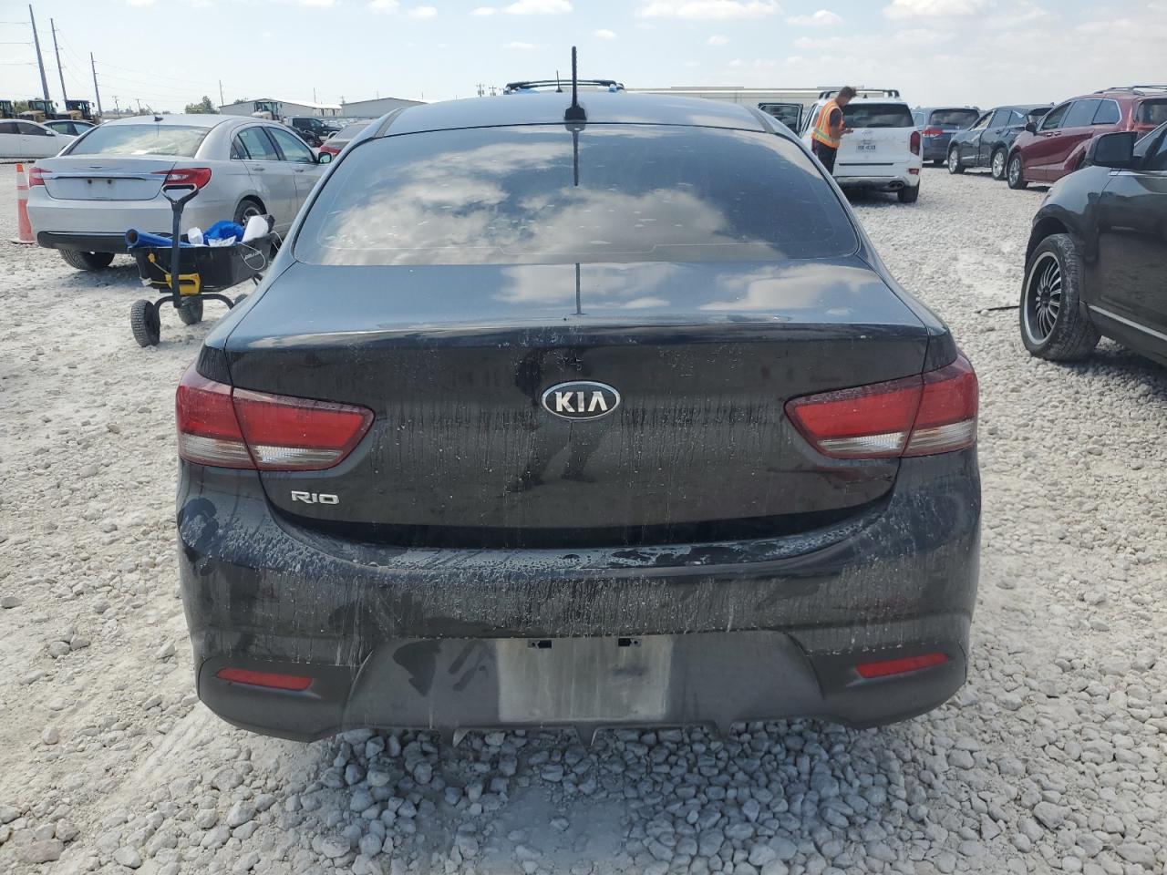 3KPA24AB0JE061394 2018 Kia Rio Lx